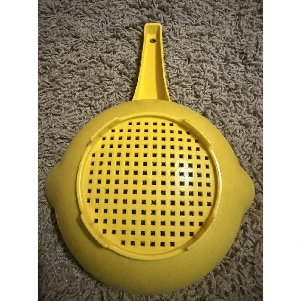 Tupperware 2 Qt Large Yellow Strainer Colander 1523-7 Vintage Retro 70’s